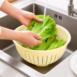 Набір Чарівність Tupperware чаша 4,3 л з герметичною кришкою та друшляк блідо-жовтий